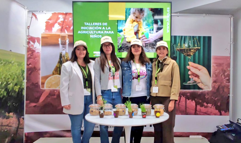 dipualba's tweet photo. #Gracias a tod@s por hacer de estos días en #Expovicaman una auténtica fiesta del #campo, la #innovación y las #emociones

Especialmente, al #equipazo del @itapdipualba y también a @FeriasIfab, a quienes nuestro diputado @elJoran ha felicitado personalmente.

... ¡#Continuará! 😎 https://t.co/68VfYn9TeB