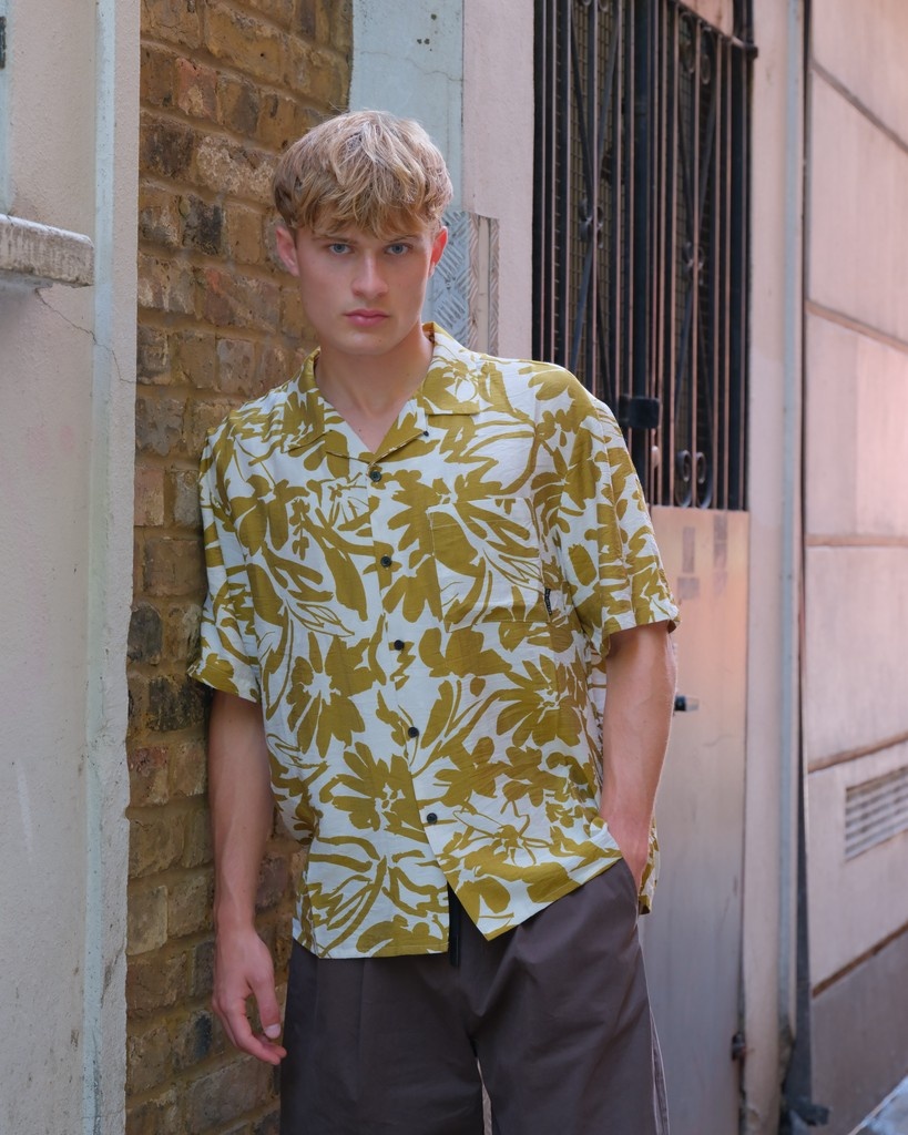Refresh your warm-weather wardrobe with the Art Shirt⁠
rlgn.shop/uimb3
.⁠
#summerstyle #summer #shirtseason #ootd #mensstyle #floral