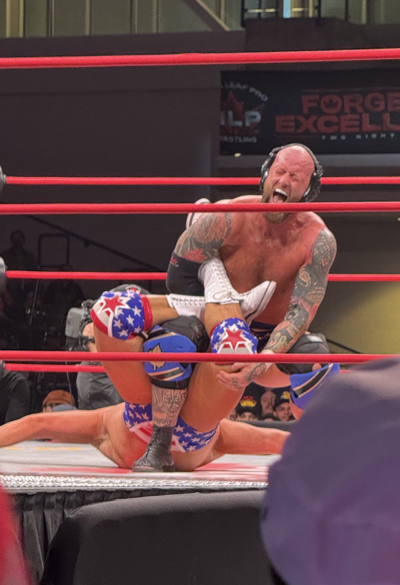 KrissyT_13's tweet photo. A @Walking_Weapon appreciation post. For him and for @NailsAndNY. Congrats champ!
@MapleLeafPW https://t.co/36cdIMXnhT
