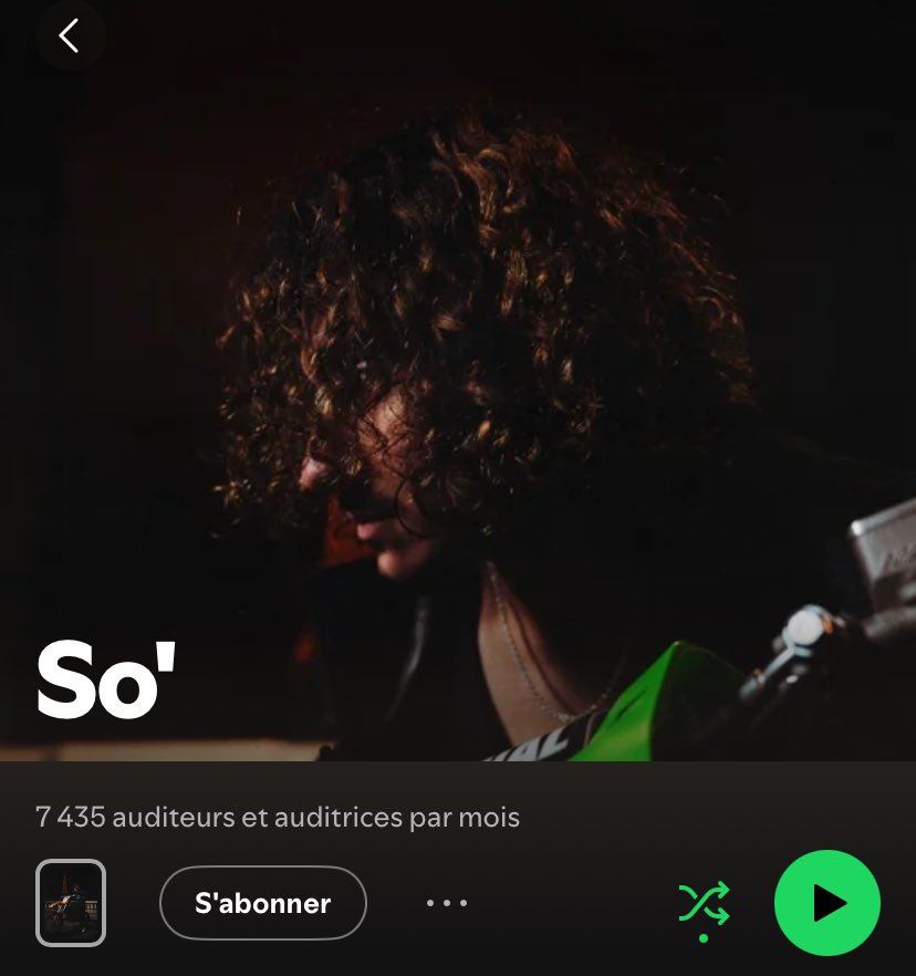 Après ses EP «Sahara» qui mettaient en avant ses racines marocaines, So’ revient avec «DIMA HNA», un nouveau projet en 3 titres.
Toujours fidèle à son univers, il livre des sons marqués par des prods puissantes et des paroles qui restent.
Ses réseaux :