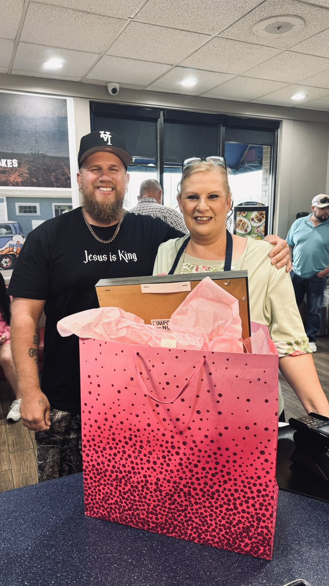 Proverbs 31:25-28

Happy Mothers Day mama! I could never say I love you enough. I could never say thank you enough. I could never tell you how grateful I am to call you mama. I hope you feel loved, cherished and special every day, but especially today! 💐❤️
#HappyMothersDay