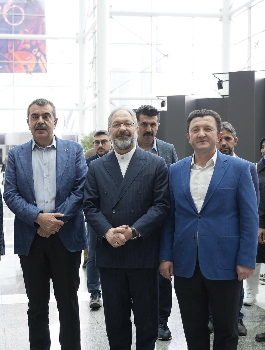 ehadgm's tweet photo. 📍 ATO Kongre ve Sergi Merkezi

Diyanet İşleri Başkanlığımız tarafından düzenlenen Uluslararası İslam Sanatları Fuarı’nı ziyaret eden Genel Başkanımız Sn Ali Özdemir 
Milli Eğitim Bakanımız
Sn.@Yusuf__Tekin ve
Diyanet İşleri Başkanımız Sn @DIBAliErbas hocamızla bir araya geldi https://t.co/ru9Q6oz6cq