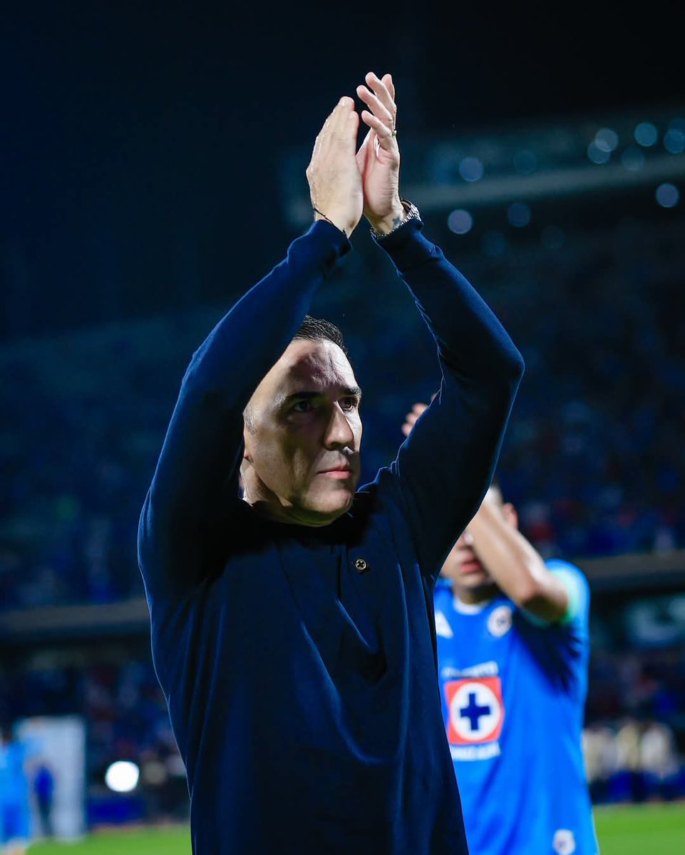 Vamos a sortear 1,000MX entre todos los que den RT a este tuit y #CruzAzul clasifique a la siguiente fase.

Serán 5 ganadores, tienen hasta el silbatazo inicial para participar.