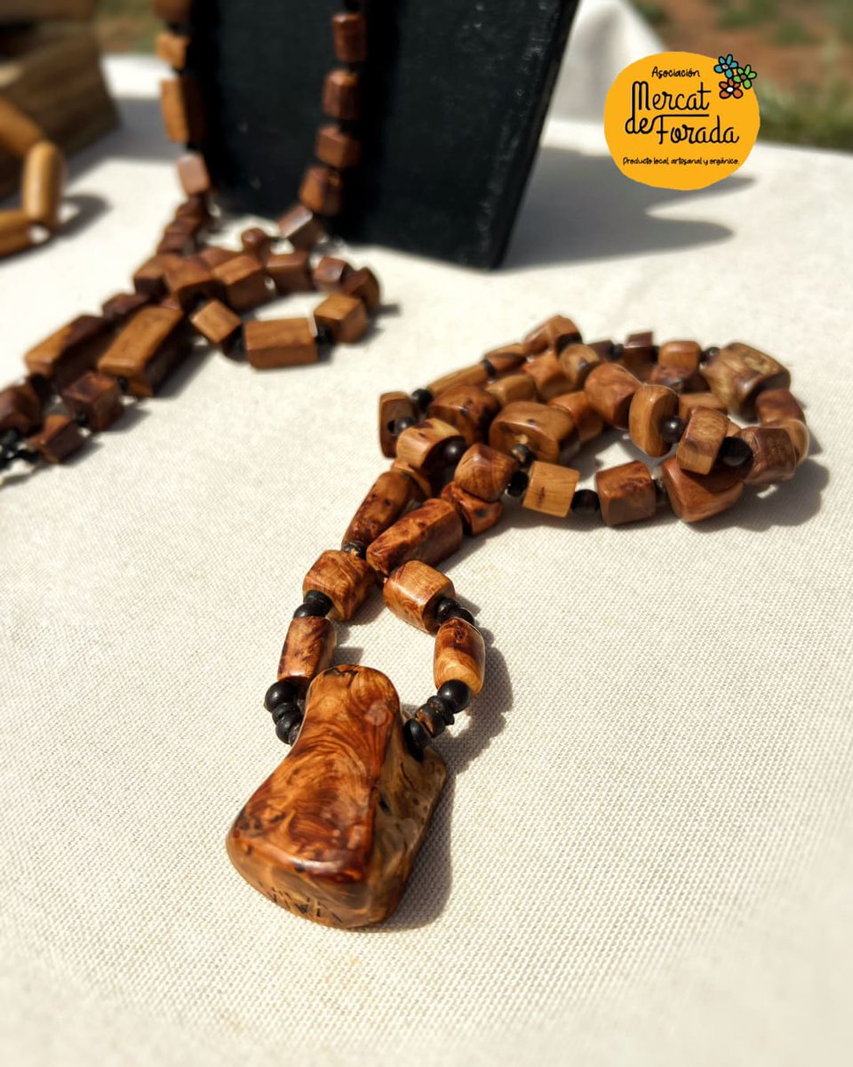 mercatdeforada's tweet photo. Descubre la auténtica bisutería artesanal en el corazón del valle de Forada. Piezas únicas que combinan creatividad y tradición. ¡Te esperamos este sábado en #MercatDeForada!

#Artesanía #HechoAMano #Ibiza https://t.co/k26ElDI6ff