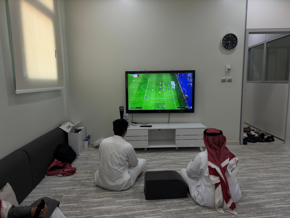 ECSC_JU's tweet photo. أجواء حماسية وتحديات مشتعلة!
اختتمنا بطولة FIFA في نادي الهندسة وعلوم الحاسب وسط تفاعل رائع من الطلاب ومنافسات استثنائية.
شكرًا لكل من شارك وأسهم في إنجاح البطولة، ومبروك للفائزين⚽️💥.
#جامعة_جازان
#نشاطكم_يميزنا
#عمادة_شؤون_الطلاب
#Inspired_Reality https://t.co/fbyJ6vokf8