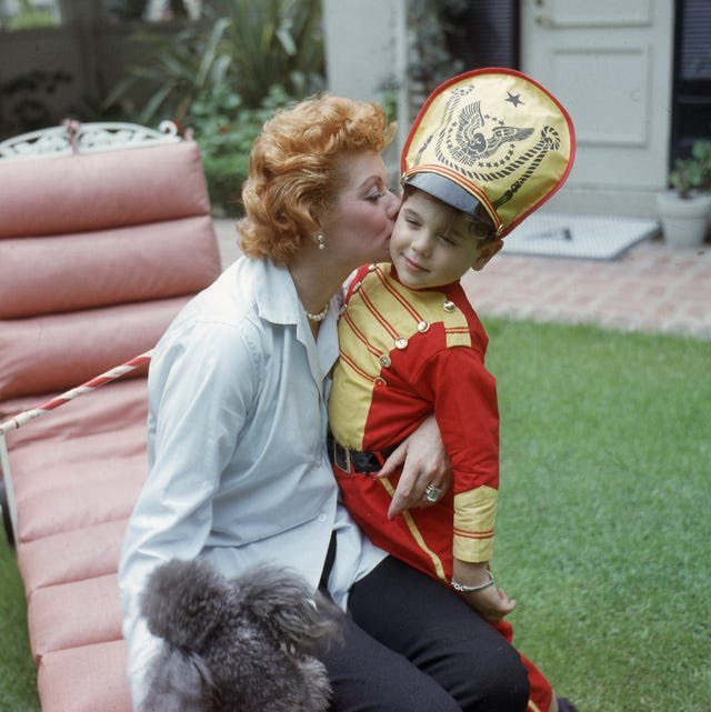 baileymarkham's tweet photo. Lucille Ball with her son, Desi Arnaz Jr. in the backyard of their Beverly Hills home, 1957 #classicstar #MothersDay https://t.co/ITDAmJq2ic