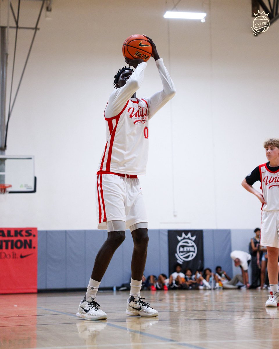 NikeEYB's tweet image. 𝗙𝗲𝗲𝗹𝗶𝗻𝗴 𝗮𝗹𝗹 𝘁𝗵𝗲 𝗹𝗼𝘃𝗲 𝘁𝗵𝗶𝘀 𝗦𝘂𝗻𝗱𝗮𝘆 🫶

#JrEYBL | #GameTalks