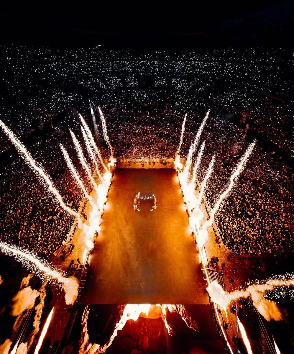 Cokobar's tweet photo. StadeFrance https://t.co/pbFLSFey8H