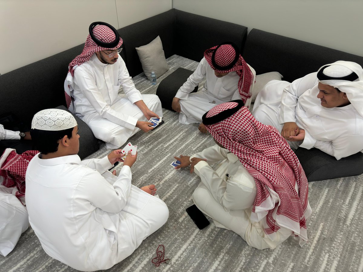 ECSC_JU's tweet photo. نهاية مشوّقة لبطولة البلوت🃏!
شهدنا أجواء مليئة بالحماس في بطولة البلوت التي نظمها نادي الهندسة وعلوم الحاسب.
شكرًا لجميع المشاركين، وألف مبروك للفائزين .
#جامعة_جازان
#نشاطكم_يميزنا
#عمادة_شؤون_الطلاب
#Inspired_Reality https://t.co/Y8vBpQ2lx6