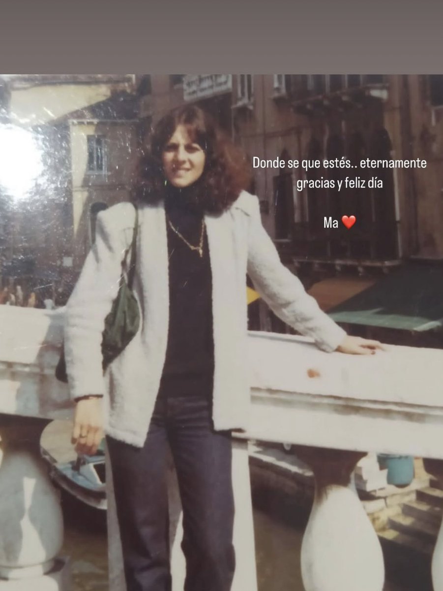 alessia17062551's tweet photo. La dolcezza di Javier ❤️Che bella era sua mamma ❤️ Un abbraccio al nostro capitano ❤️❤️❤️❤️❤️ #grandefratello #javi7 #helevier #helenaprestess #javiermartinez #heleners #3mesidiprivilege #helevier3mesi #cometaliving #cometalivingperhelena https://t.co/mUI2CTl3sm