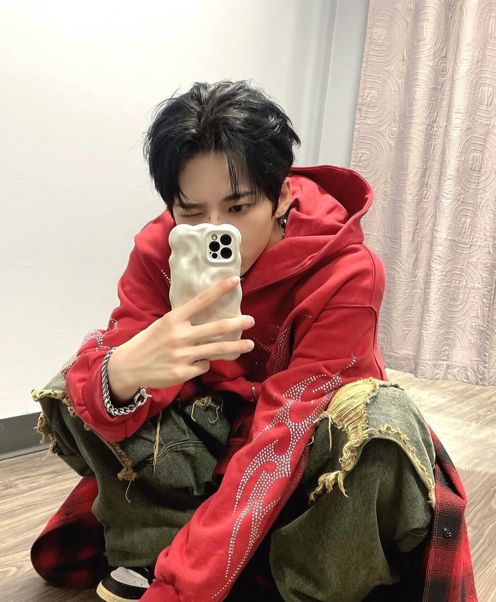Xikers_Italia_'s tweet photo. •💌FROMM 11.05.24—  #MINJAE #김민재

🅣🅐🅖🅢⁀➷ ｡･*☆

#xikers #싸이커스 #로디 #roady #5THMINIALBUM 
#BREATHE_듣고_놀란거야혹시 #BreatheWhitXikers #10ikersisback #HOUSE_OF_TRICKY #SPUR #RoadtoXY #Enter_the_Gate
#xikers_italia https://t.co/GSFqJrXMJS