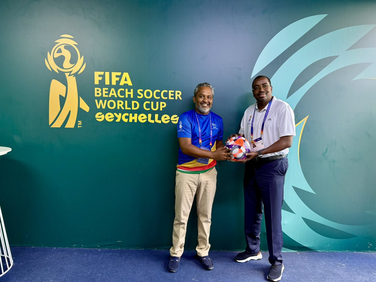 Une première historique, une mission symbolique.
En tant que nouveau membre du Council de la FIFA, j’ai eu l’honneur de représenter le Président de la FIFA à la remise des trophées de la finale de la Coupe du Monde de Beach Soccer 2025 aux Seychelles, première nation africaine à