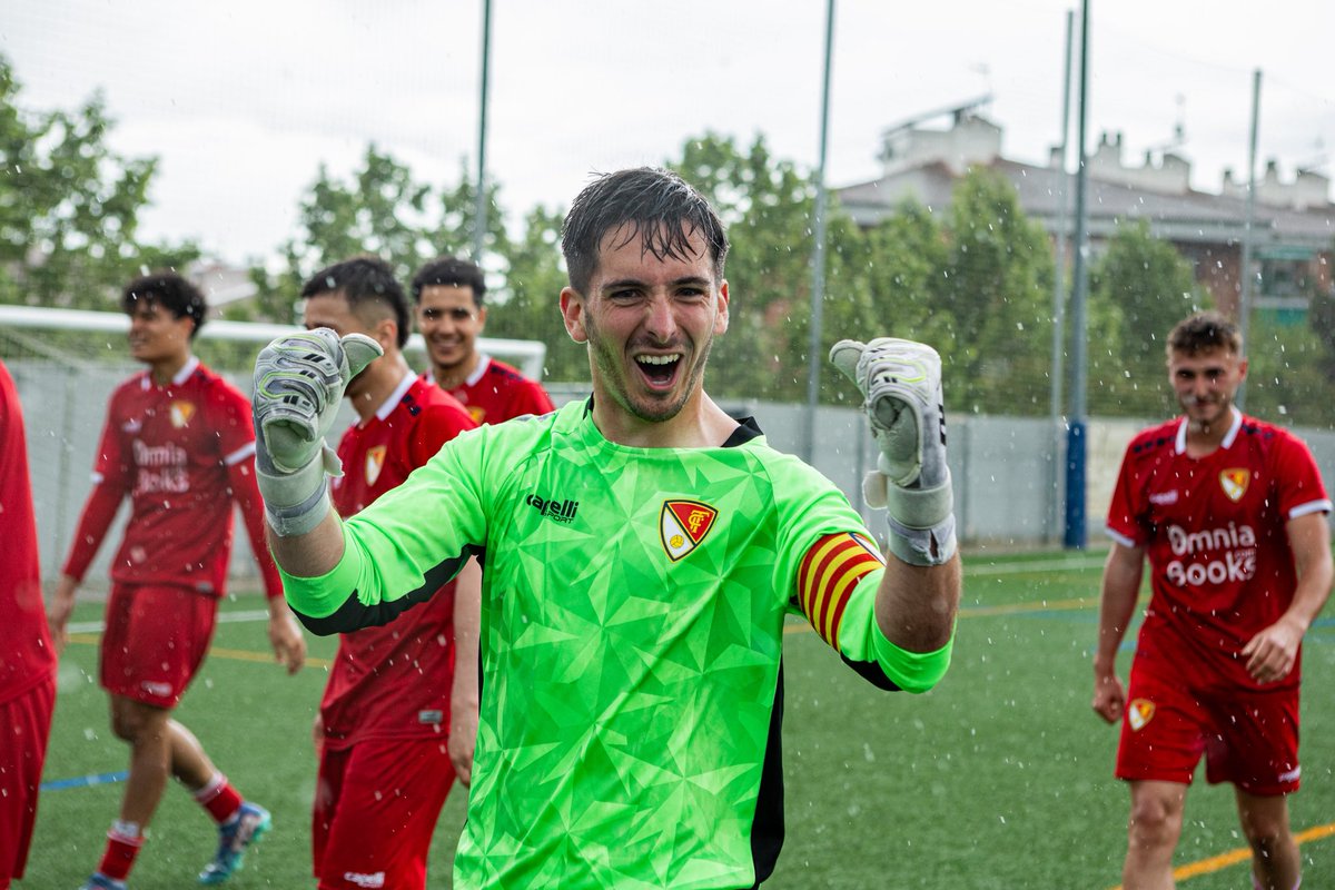 TerrassaFC's tweet photo. 🏆🎉 FINAL DEL PARTIT (0️⃣-9️⃣) I INTENSA PLUJA🌧️ I AMPOLLES DE CAVA🍾 PER CELEBRAR QUE EL FILIAL #TERRASSISTA ÉS 𝗖𝗔𝗠𝗣𝗜Ó 𝗗𝗘 𝗟𝗟𝗜𝗚𝗔 I ASCENDEIX DE CATEGORIA!

☁️ #ToquemElCel https://t.co/QosxZxazzD