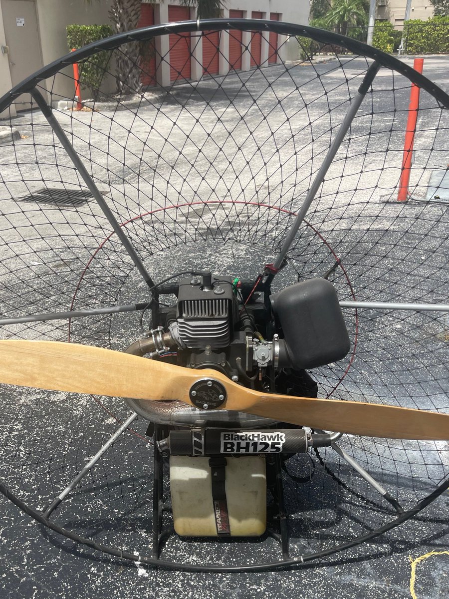 UsedWings's tweet photo. BlackHawk Paramotor Paraglider Setup For Sale - Powered Paragliding - https://t.co/NYfsSYVi6a https://t.co/i8RLI6SAx4