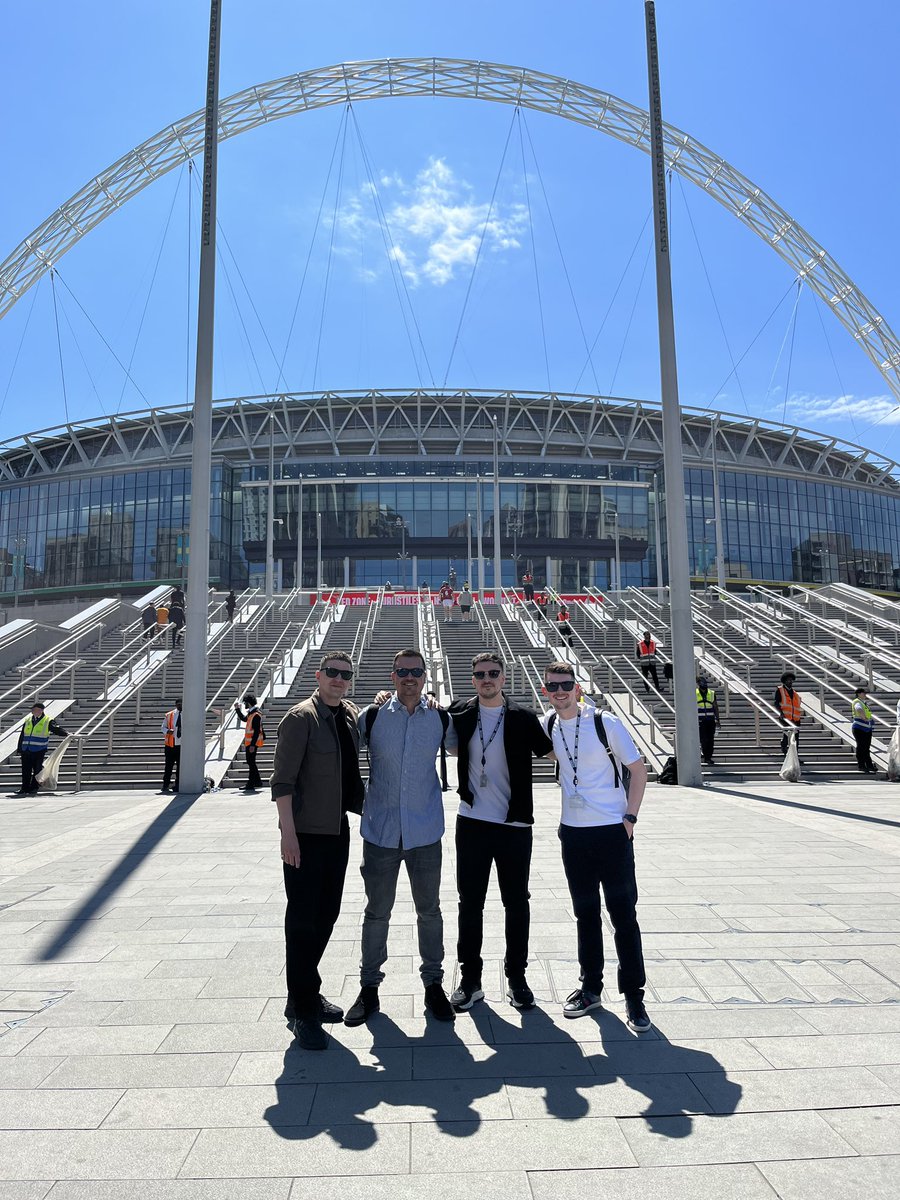 MattyNixon92's tweet image. 🎙️A privilege to commentate on @SpennymoorTown today at Wembley for @BBCTeesSport.

It’s wasn’t to be for @5spike’s side, but it’s been a journey to be proud of for #Moors. 

I’m biased, but it helps to work with some of the best in the business too.

#BBCFootball | #FATrophy