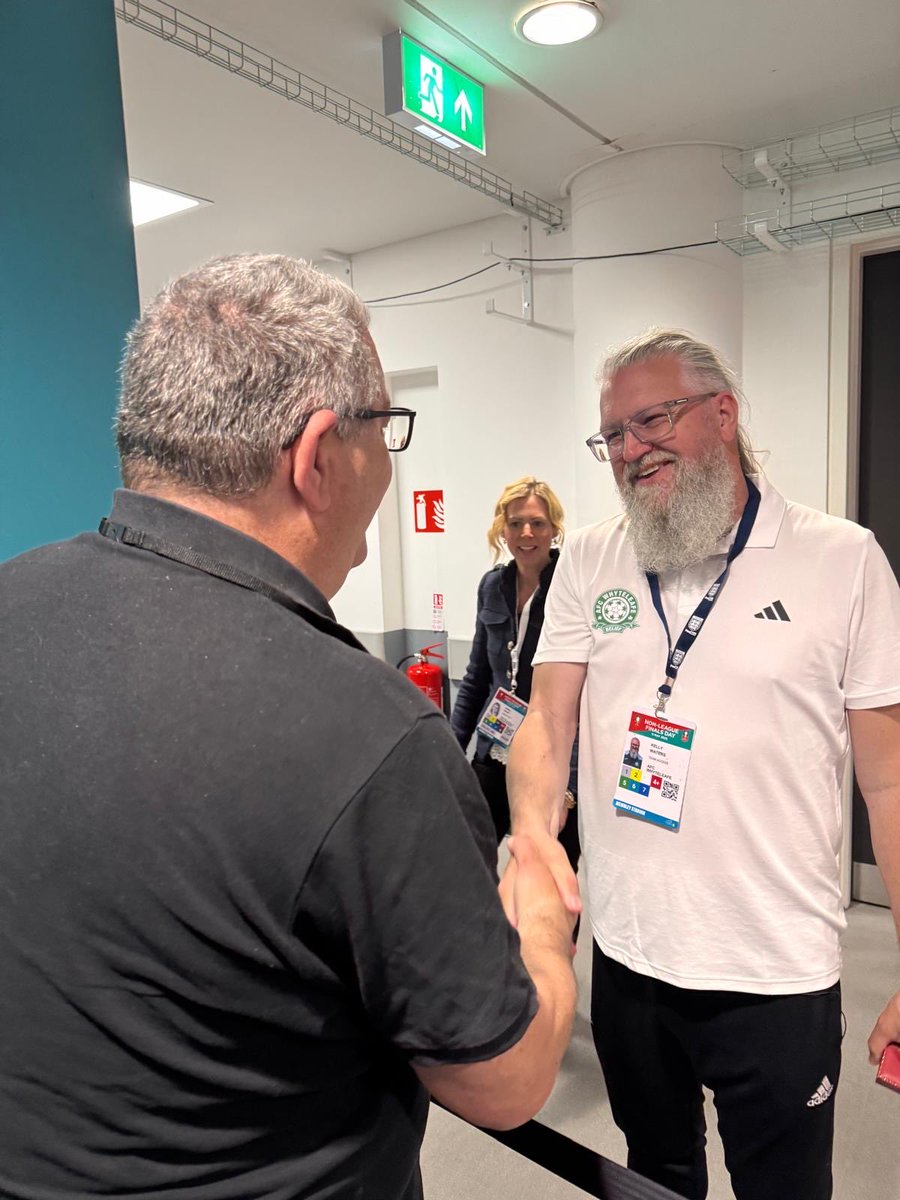 Great catching up with ⁦<a href="/AFCWhyteleafe/">AFC Whyteleafe</a>⁩ Co-Manager ⁦Kelly Waters⁩ after his side’s defeat to ⁦<a href="/whitstabletown/">Whitstable Town Football Club</a>⁩ in the ⁦<a href="/thefavase/">TheFavase</a>⁩ - best of luck for next season my friend