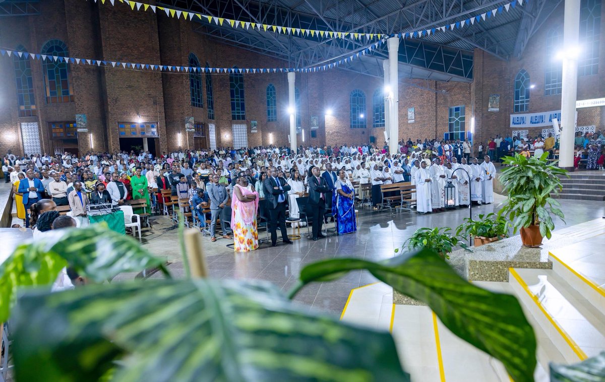 This evening, Prime Minister Dr. Ngirente joined Rwanda's Catholic community at Kigali’s Regina Pacis Parish for a Thanksgiving Mass honoring the new Pope Leo XIV.