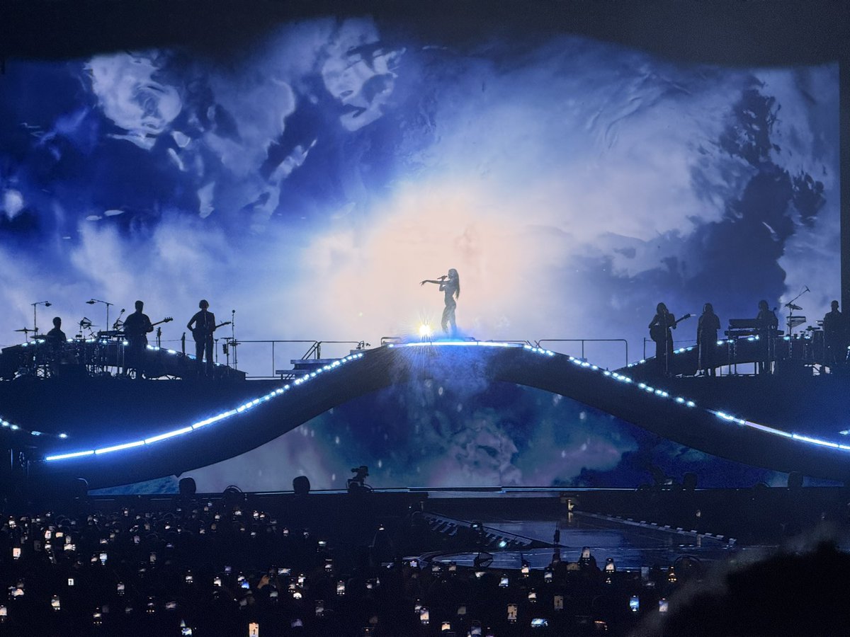 Watching Dua Lipa in Madrid <a href="/duolingo/">Duolingo</a> and <a href="/duolingoespanol/">Duolingo Español</a>