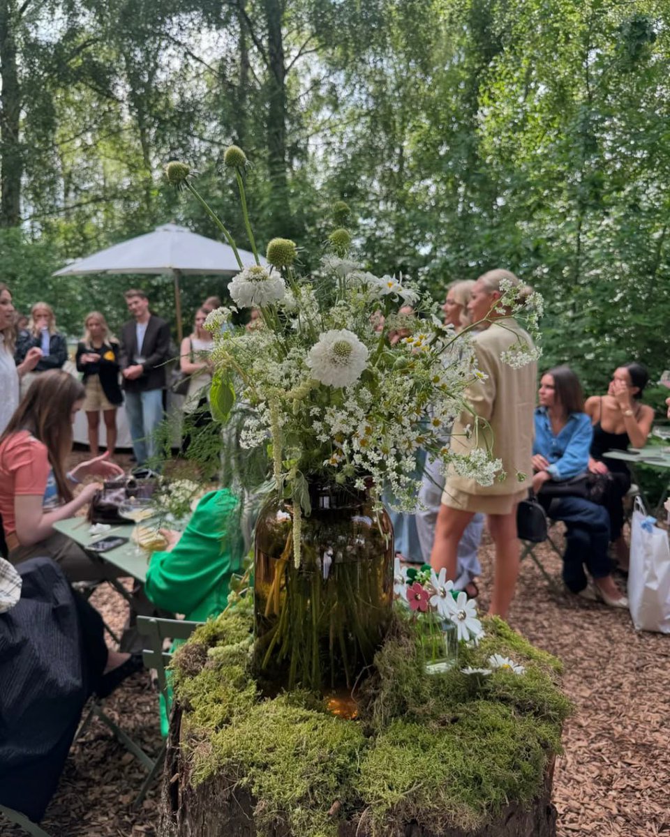 Today
Great company (and a great reunion with others in the industry), sunshine, music, good food and delicious drinks 🪴

#event #marcjacobs #marcjacobsfragrances #copenhagen #summerdrink #summerfood #summerscent #idyll #daisy