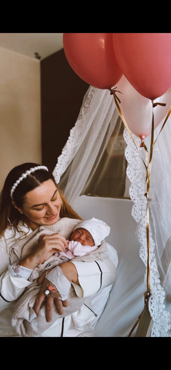 Anne kelimesini anlamlı kılanım. Seninle bütün oldum. Ne güzel geldin. İyi kiiii💜