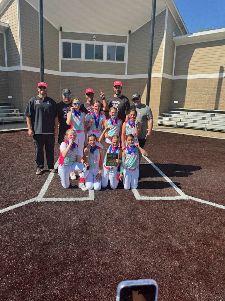 PeachesSoftball's tweet photo. Congratulations to the 10U Peaches who competed and won this weekend in the USA VIP Mothers Day on the Diamond!  It was a great tournament and great competition!  Way to come out on top Peaches! @USASoftball https://t.co/lT4moLpPlj