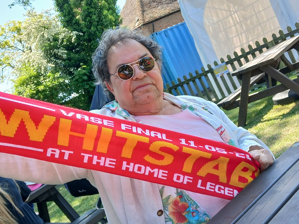 juliewassmer's tweet photo. We found a great "ground" in Whitstable today in which to watch the Oystermen WIN the Vase matchat Wembley!!! The Monument Pub! Thanks for all the great service & to @whitstabletown for making so many Whitstable dreams come true. Jx ❤️
#thevase #Whitstable #whitstabletownfc https://t.co/ORXtE05CwS