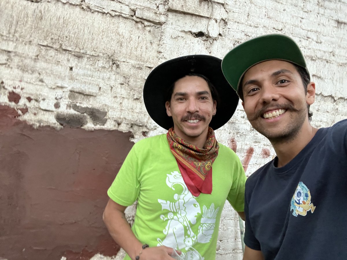 Urbanikalabs's tweet photo. Hace un par de semanas nos capacitamos en técnicas de construcción con biomateriales durante el #Permafest2025 con los cuates de @TeamHDM 🌽 con quienes, el año pasado, aprendimos sobre biofiltros.💧 https://t.co/XnYYYdUhTV