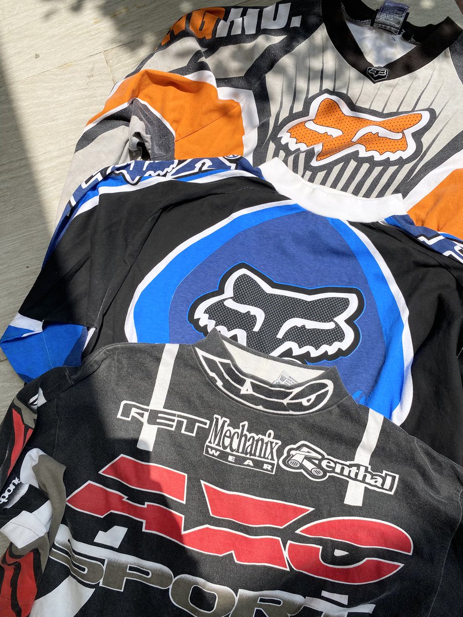 Growdung2hand's tweet photo. 3 pcs - Vintage Fox Racing &amp; AXO Sport Long Sleeve Tee 

#gd2hstore #y2k #90s #grailed #grailfits #foxracing #moto #y2kfashion #y2kthailand #y2kaesthetic #nascar #jersey #foxjersey #vintagefoxracingjersey #vintagefoxracing #vintageshirts https://t.co/RLjBagjOgo