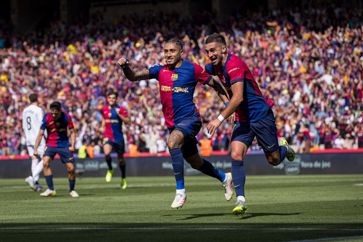 FerranTorres20's tweet image. El balón se viene para casa… Y LaLiga, casi que también! ☘️🦈
#FerranTheShark #ElClásico #FCBarcelona