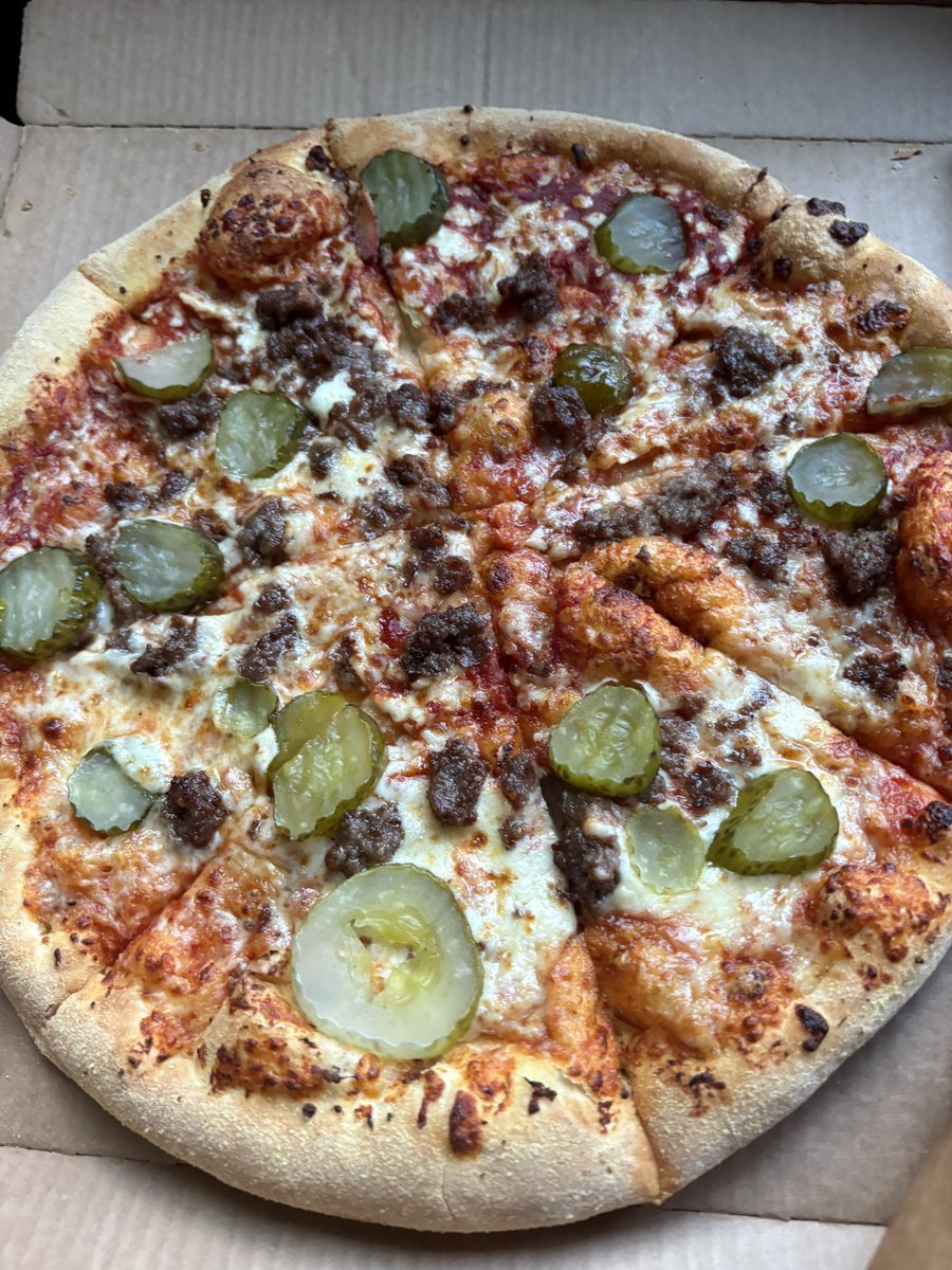 fastdel1's tweet photo. @Dominos_UK just collected my pizza, was charge extra for burger sauce and they haven’t put it on, also a severe lack of cheese in some areas. All round a poor quality pizza. Very disappointed. I haven’t ordered from Dominio’s for a while and don’t think I’ll be bothering again. https://t.co/XvYQP33xo6
