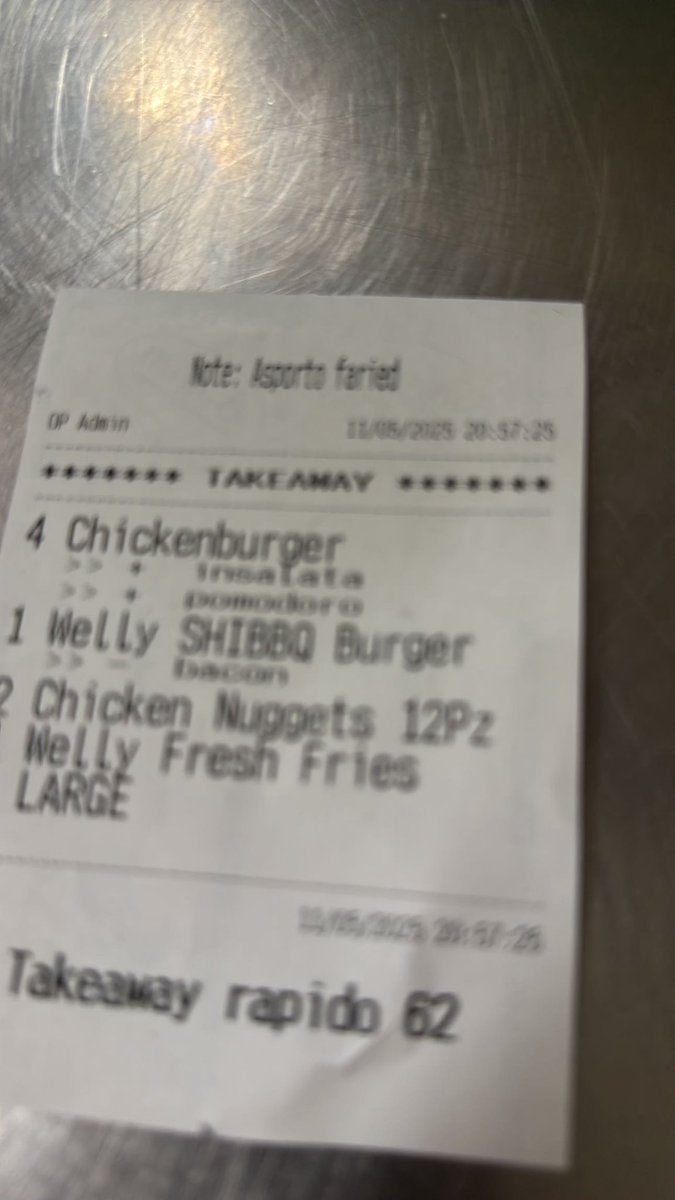 Enjoying Reggio <a href="/KennethFaried35/">Kenneth Faried</a> legend 🏀🍔