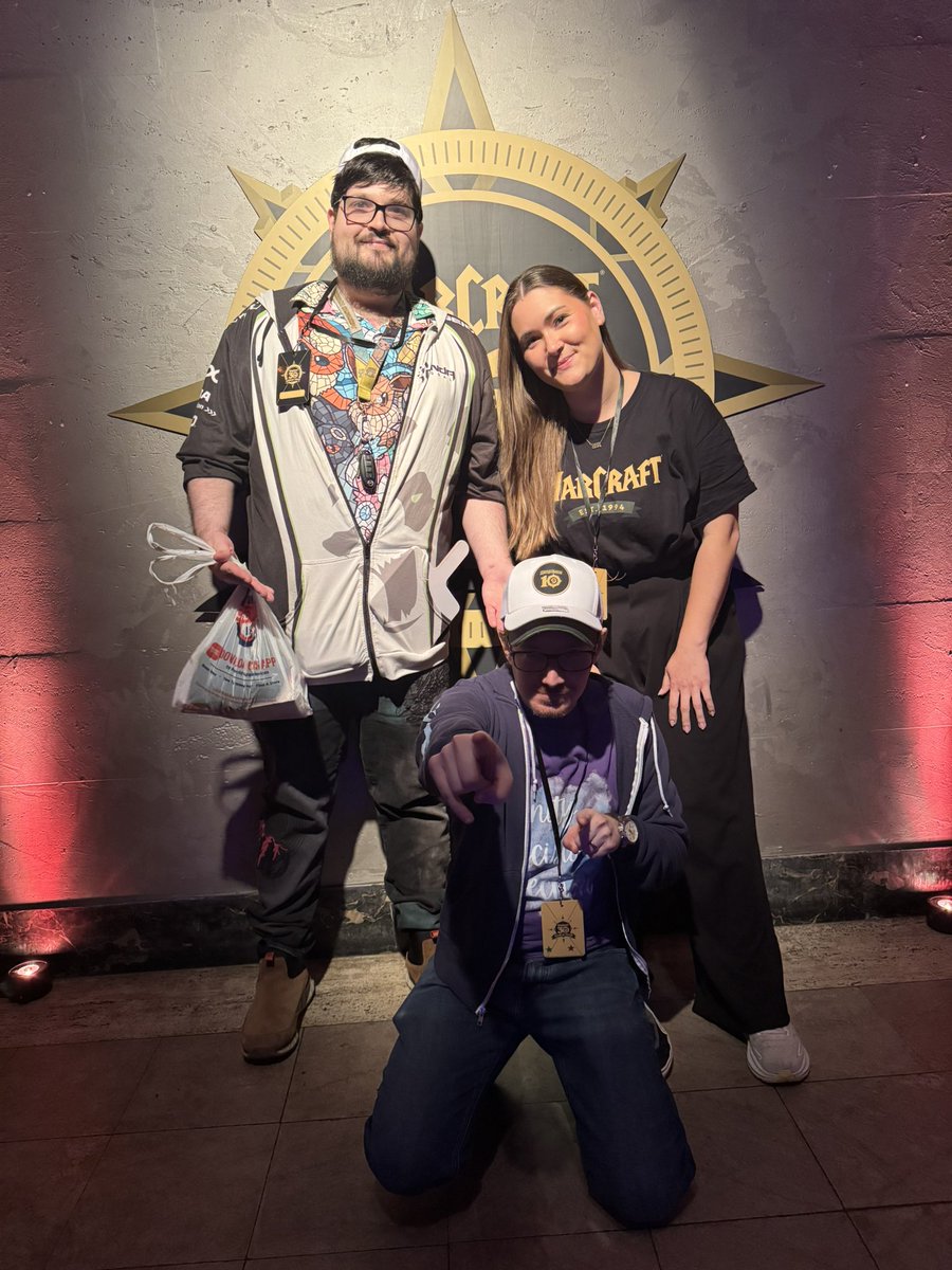 Amazing weekend. The grand opening of the shop happened Saturday and was a huge success! Then I got to go to Hearthstone’s 10th anniversary party and hangout w/ <a href="/RidiculousHat/">Ridiculous Hat</a> <a href="/SongbirdCora/">Cora 💙</a> :D