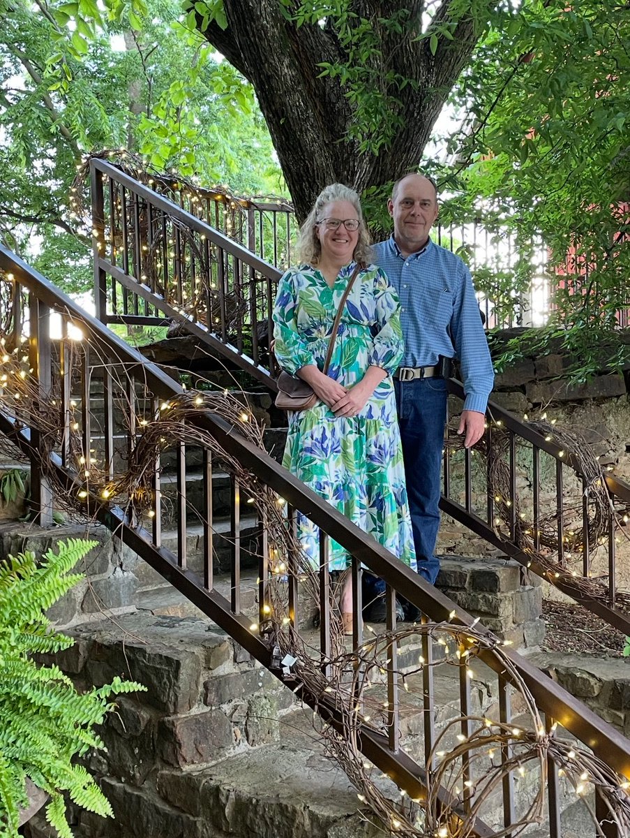 softtosslefty's tweet image. Big weekend in our little family. Son proposed. She graduated college. Pops 80 and MIL 75 made the long trip to Fort Smith on their own. Blessed.