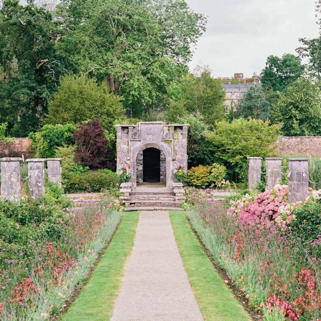 ClareTourism's tweet image. 💛💙 Stay in Comfort in County Clare! Step into a world of timeless luxury at Dromoland Castle Hotel, a five-star retreat in Newmarket-on-Fergus, South Clare. 

Learn more at:
🔗 VisitClare.ie/accommodation

#VisitClare #SundayStay