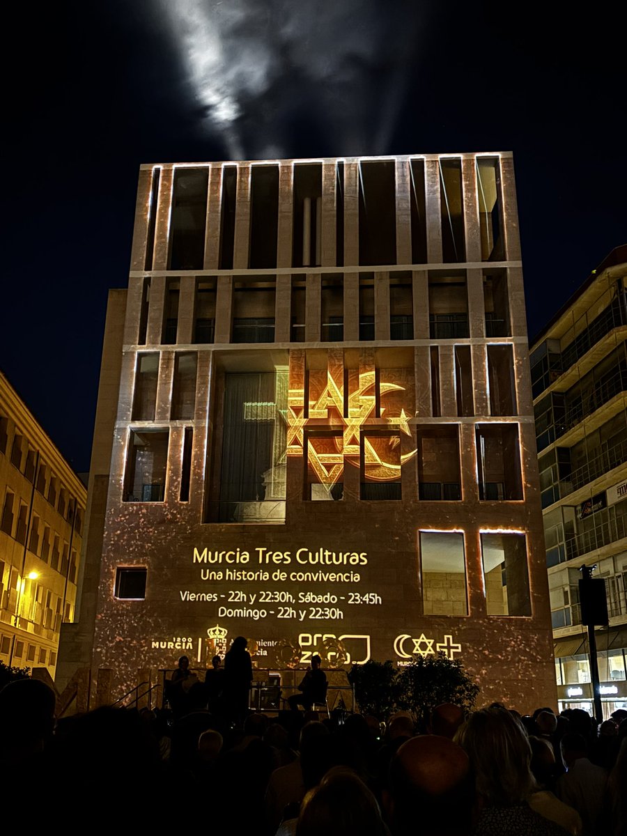📢 ¡Esta noche proyectamos los dos últimos pases del videomapping #MurciaTresCulturas!

¡Te esperamos en la Plaza del Cardenal Belluga!

⌚️ A las 22:00 y a las 22:30 horas