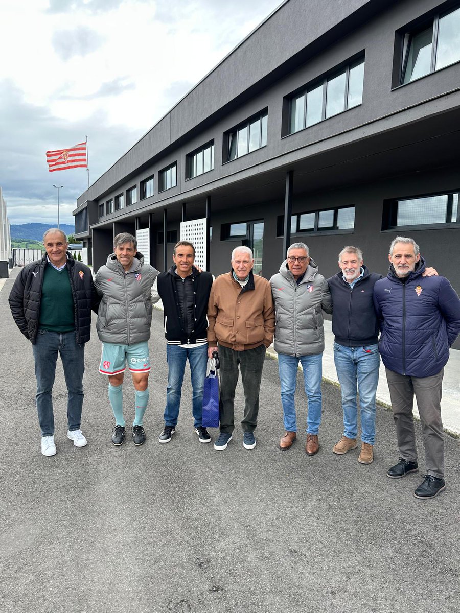 Jornada muy especial en Mareo con el partido entre veteranos <a href="/RealSporting/">Real Sporting</a> y <a href="/AtletiLeyendas/">Leyendas Atlético de Madrid</a> ...Joaquin, Solozabal, Alberto, Cacho Heredia, Claudio y Jimenez 💪💪🔝🔝💗🤍