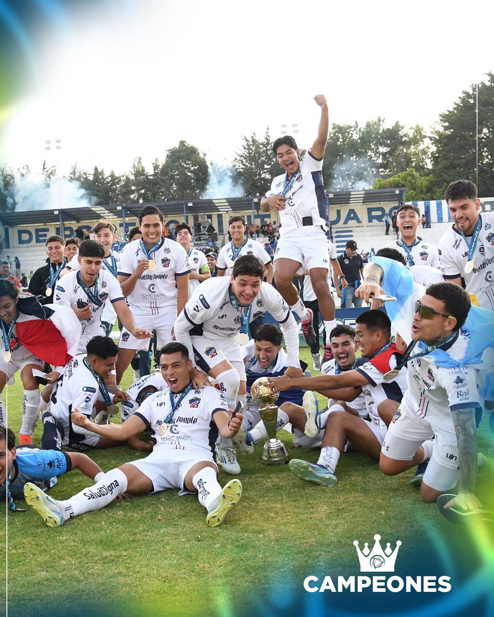 LigaPremier_FMF's tweet photo. IRAPUATO SE CORONÓ CAMPEÓN DEL CLAUSURA 2025 EN LA SERIE A 🍓🏆

Aquí les dejamos algunas imágenes del campeonato de los de la Trinca 🥳

Ambos equipos ya se preparan para la Final de Campeonato 💪🏽

#LigaPremierFMF 
#ElFutbolEsHonesto 
#ElFutbolEsVerdadero https://t.co/H8Ya5842c8