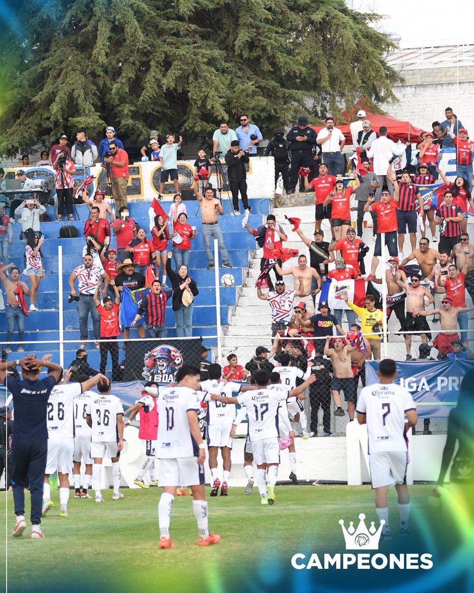 LigaPremier_FMF's tweet photo. IRAPUATO SE CORONÓ CAMPEÓN DEL CLAUSURA 2025 EN LA SERIE A 🍓🏆

Aquí les dejamos algunas imágenes del campeonato de los de la Trinca 🥳

Ambos equipos ya se preparan para la Final de Campeonato 💪🏽

#LigaPremierFMF 
#ElFutbolEsHonesto 
#ElFutbolEsVerdadero https://t.co/H8Ya5842c8