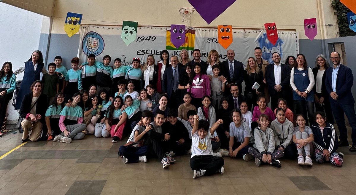 En la escuela, José Maria Paz en Altagracia, provincia de #Córdoba, Argentina se trabaja junto con las innovadores Coordinaciones Locales de Educación, integrando a la familia y la municipalidad en el Compromiso Alfabetizador de la Provincia, con un liderazgo efectivo en la