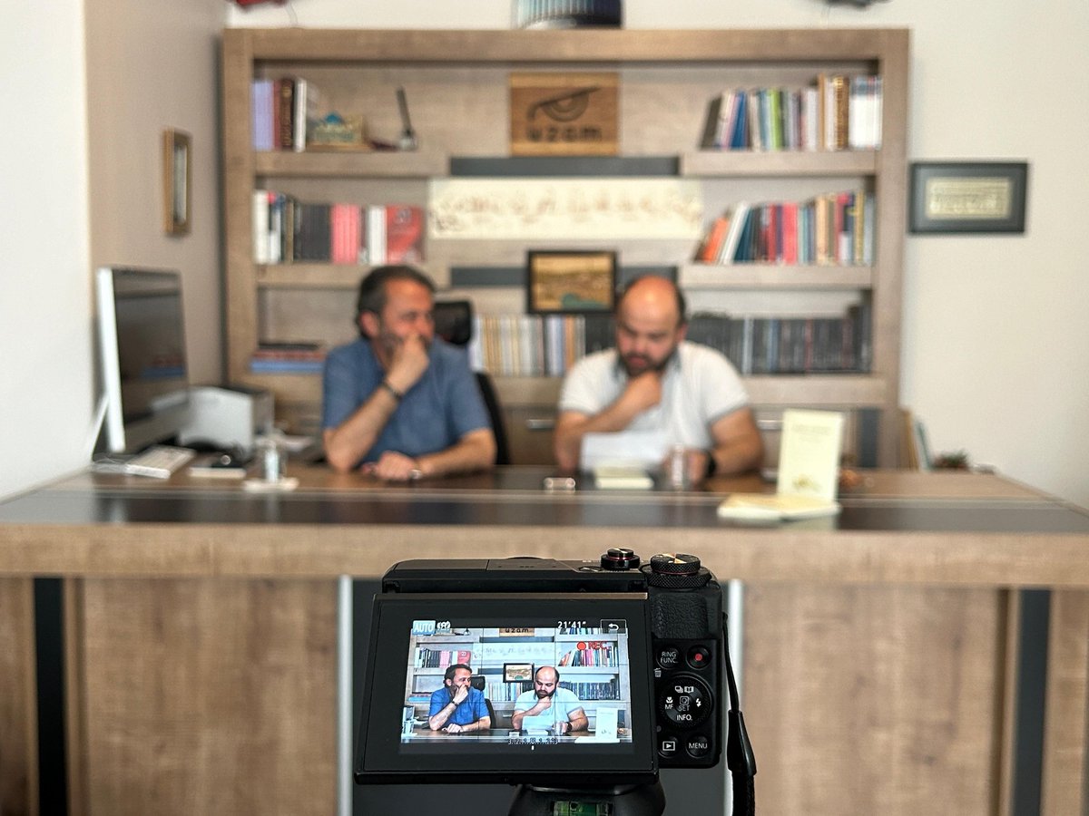 Uzam Yayınları'nda "Bir yazar bir kitap" söyleşisinde Şükran Divanı özelinde konuştuk. Moderatör sevgili Veysel Altuntaş'a ve misafirperverliği için Ali Işık özelinde Uzam Yayınları'na teşekkür ederim.
<a href="/UzamYayinlari/">Uzam Yayınları</a> 
<a href="/ali1isik/">ali ışık</a> 
<a href="/veyselaltuntass/">Veysel Altuntaş</a>