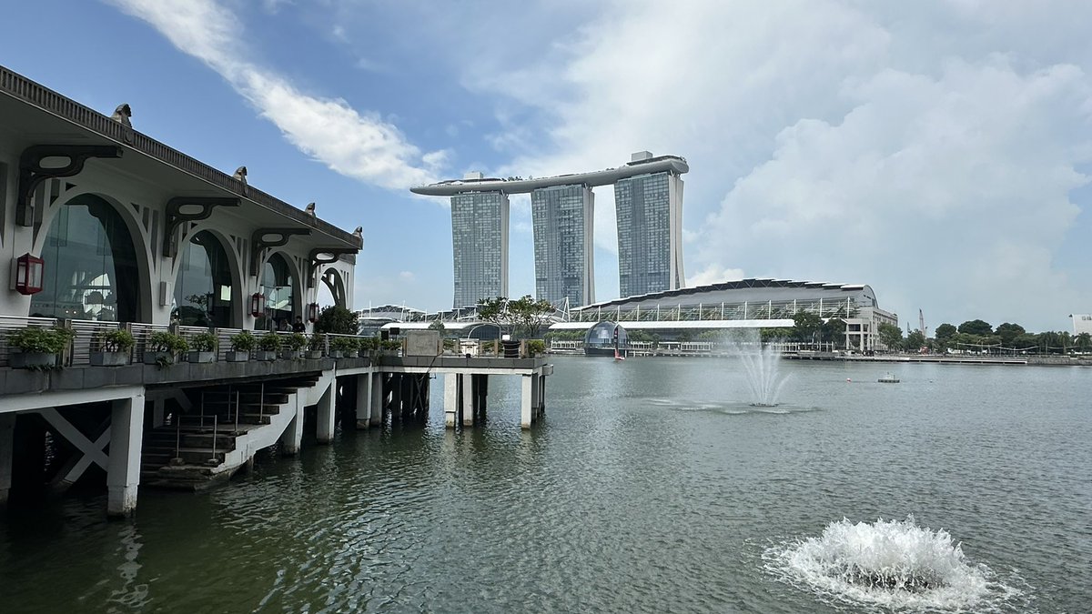 SeascapeEnergy's tweet image. Great week at SEAPEX’s flagship SEC 2025 conference in Singapore! Great to see the oil industry in Southeast Asia vibrant as ever vs the continued malaise in Europe.
The auditorium was packed across four full days with technical talks given by governments, corporates and…