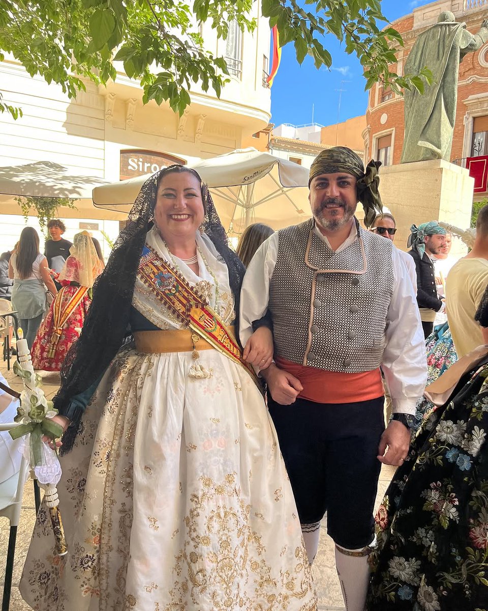 Esta tarde nuestros representantes han asistido a la Procesión en honor a la Mare de Deu dels Desamparats junto al resto de representantes de nuestra @agrupmestabeni ✨💐👏🏼

#fentfalladesde1983 #somEmiliBaró #falles2026