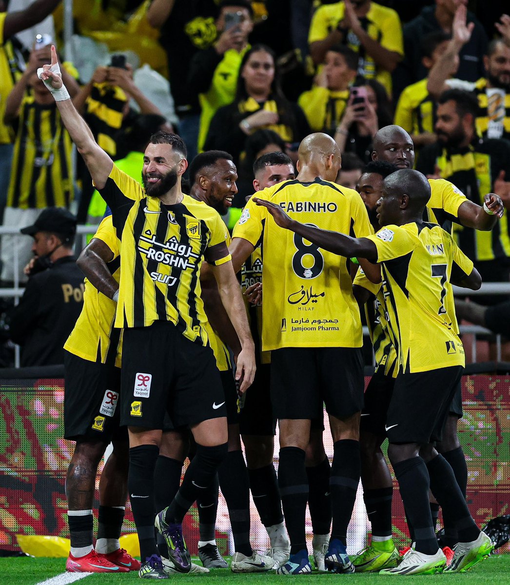 الف ترليون مبروك 
ثلاث نقاط ثمينه
الدوري وين رايح ؟
أقلكم مبروك مقدما
 #الاتحاد_الفيحاء
