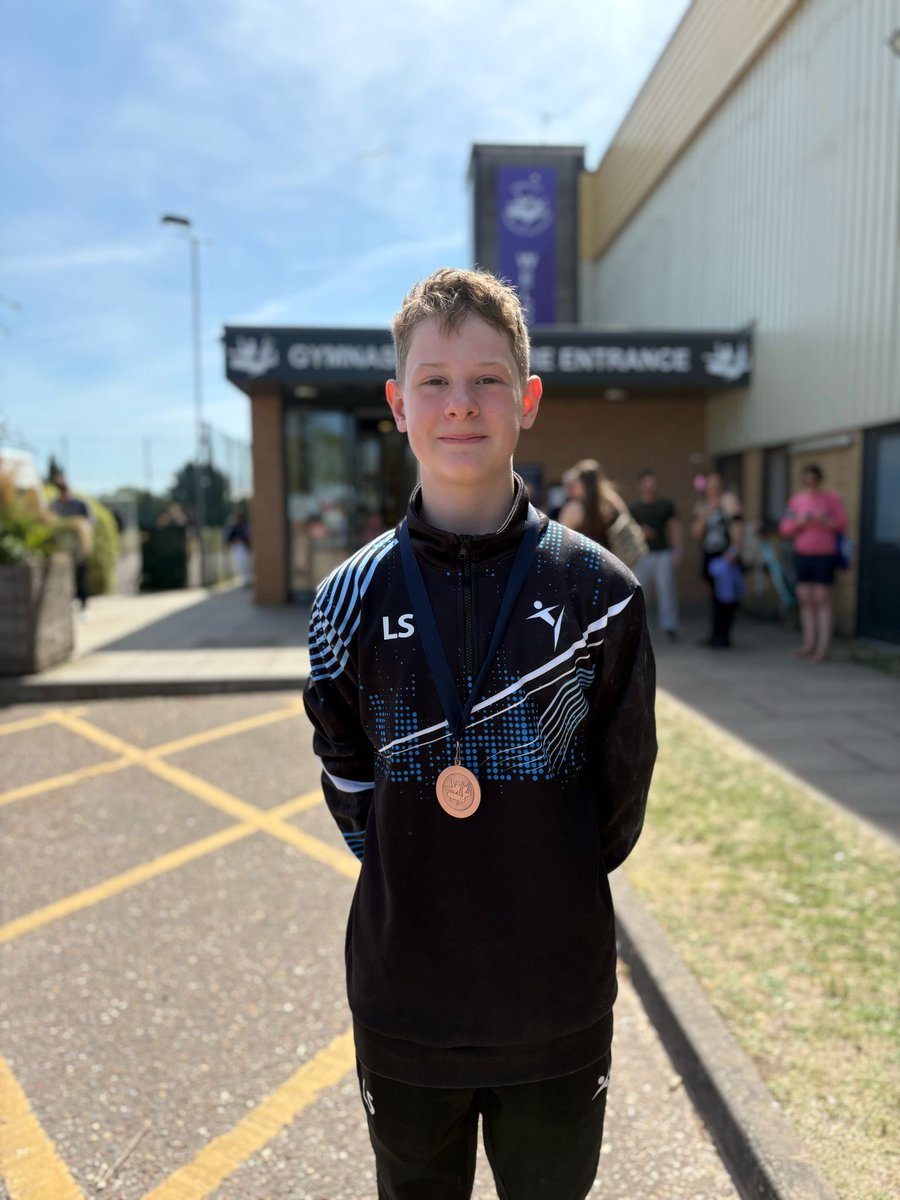 Sugdarno2's tweet image. L had a Fantastic Gymnastics Competition at Pipers-vale , Bronze Medal 🥉 in the U16’s Pommel @OutwoodValleyPE @Outwood_Valley