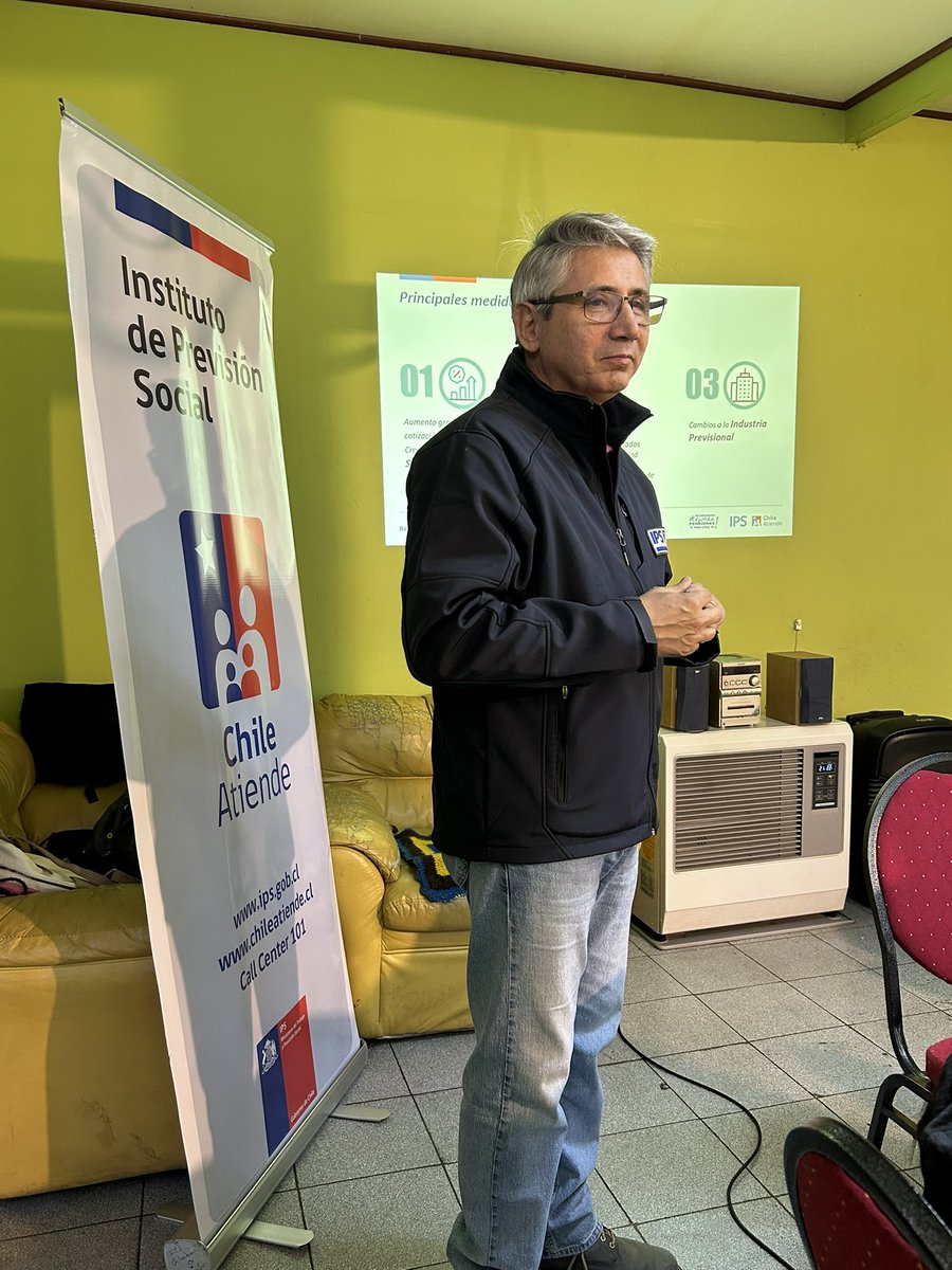 IPS_Aysen's tweet photo. 📣#AHORA #ReformaDePensiones
En este momento, el dir regional del Instituto de Previsión Social, Rodrigo Diaz, conversa con la Agrupación de Ciegos de la Patagonia #Acipa
✅Aumento PGU
✅Aumento Pensión de Invalidez #PBSI
✅Aumento Subsidio de Discapacidad
#MejoresPensiones https://t.co/fhX4Zgvc3Y