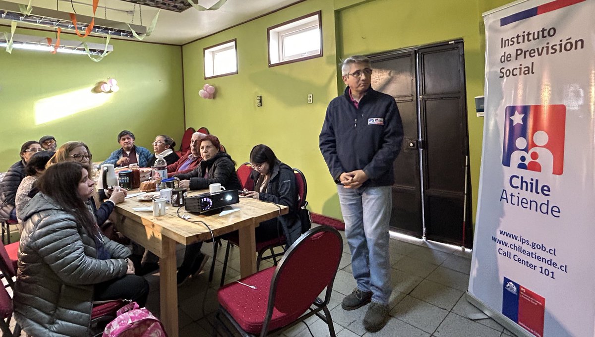 IPS_Aysen's tweet photo. 📣#AHORA #ReformaDePensiones
En este momento, el dir regional del Instituto de Previsión Social, Rodrigo Diaz, conversa con la Agrupación de Ciegos de la Patagonia #Acipa
✅Aumento PGU
✅Aumento Pensión de Invalidez #PBSI
✅Aumento Subsidio de Discapacidad
#MejoresPensiones https://t.co/fhX4Zgvc3Y