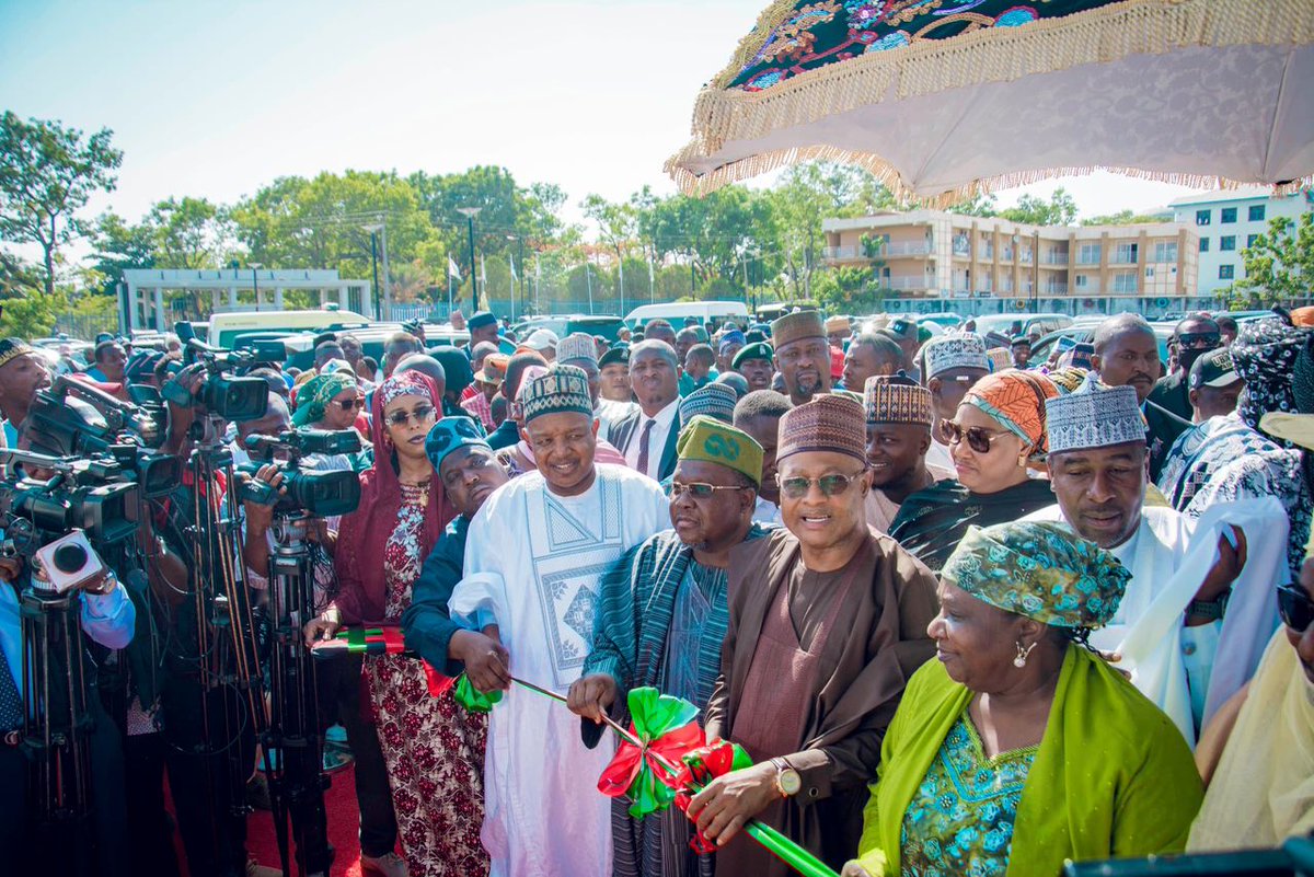 ibrahimmasari20's tweet image. Today, I had the honor of representing @officialABAT at the flag-off ceremony for palliatives distribution in Kaduna State, led by Gov. Uba Sani. This initiative underscores the govt's commitment to alleviating economic burdens on vulnerable citizens. #KadunaState #Palliatives"