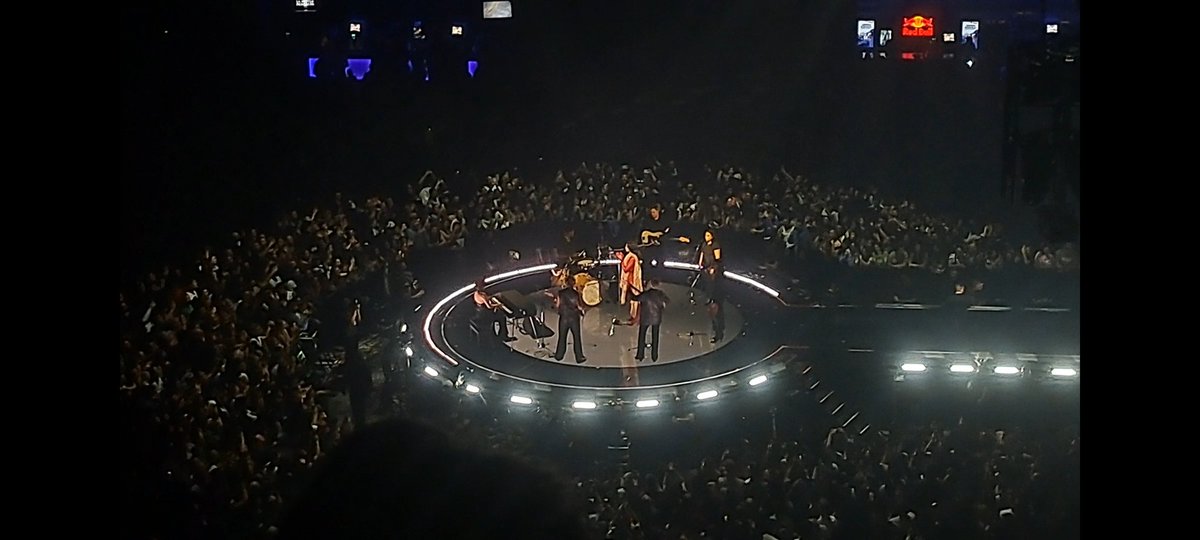 Y <a href="/DUALIPA/">DUA LIPA</a> ha elegido la canción en español de Enrique Iglesias si pudiera ser tu héroe para el #optimistic #tour en #Madrid