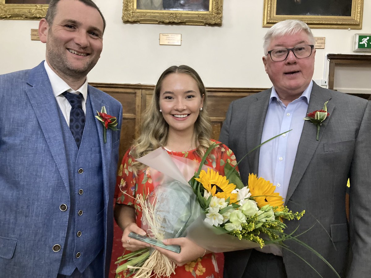 Rhiannon Lewis (@rhiannontanlan) on Twitter photo 2024 Erin Rossington 2023 Owain Rowlands <a href="/BlondieRowlands/">Owainnnn</a> 2022 Llinos Haf Jones <a href="/LliHaf/">Llinos Haf Jones</a> Sgwn i pwy fydd yn cipio’r tlws a’r wobr o £2,000 yn 2025? #LlaisLlwyfanLlanbed <a href="/SteddfodLlanbed/">Steddfod RTJ Llanbed</a> <a href="/JamesPantyfed/">James Pantyfedwen</a> <a href="/steddfota16/">CymdeithasSteddfodau</a> 2024 Erin Rossington 2023 Owain Rowlands <a href="/BlondieRowlands/">Owainnnn</a> 2022 Llinos Haf Jones <a href="/LliHaf/">Llinos Haf Jones</a> Sgwn i pwy fydd yn cipio’r tlws a’r wobr o £2,000 yn 2025? #LlaisLlwyfanLlanbed <a href="/SteddfodLlanbed/">Steddfod RTJ Llanbed</a> <a href="/JamesPantyfed/">James Pantyfedwen</a> <a href="/steddfota16/">CymdeithasSteddfodau</a>