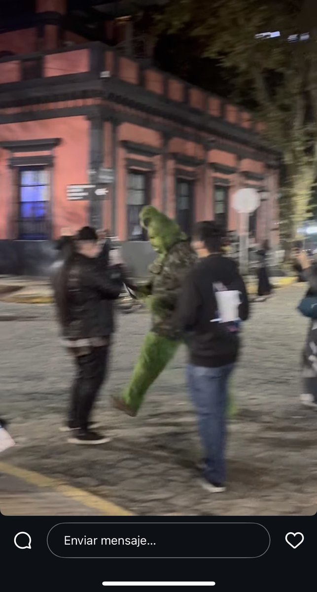 Me encontré a SCHAPI en historias de ig de una amiga uajajajsjsjsj